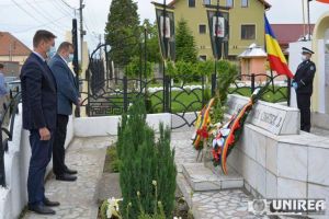 FOTO| Comemorarea Eroilor la Cugir şi Vinerea: Depuneri de coroane la monumentele simbolice