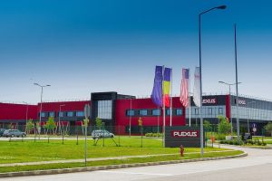 O companie din Oradea şi-a suspendat activitatea, din cauza Covid-19. Toţi cei 1.900 de angajaţi vor fi testaţi
