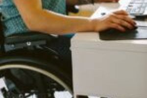 Proiectul „Stronger Together” reduce la tăcere portavocea stereotipurilor şi discriminării în cazul tinerilor cu dizabilităţi