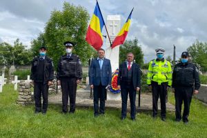 Ziua Eroilor, marcată discret la Rădăuţi