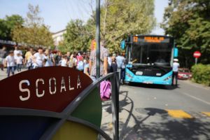Este oficial! De astazi elevii beneficiază de transport gratuit!