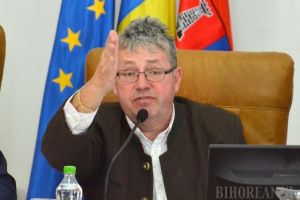 Delegarea delegării: De ce poate plăti Pásztor din buzunar daunele actorilor trimişi în şomaj