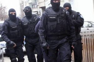 Infractor periculos reţinut de poliţişti. A dat mai multe lovituri în judeţul Satu Mare