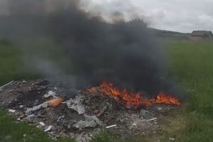 Aprinderea gunoiului lângă Podul Berăriei l-a costat scump pe un bistriţean (VIDEO)