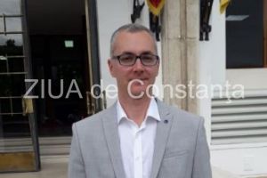Deputatul Stelian Ion face declaratii inainte de sedinta de CLM Constanta. Acesta a mai cerut Guvernului sa revina a asupra masurilor legate de accesul pe plaje      