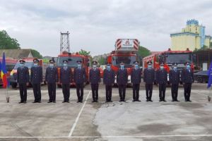 FOTO| 13 elevi ai Școlii de Subofiţeri Boldeşti, repartizaţi în stagiu de practică la ISU Alba, au depus jurământul militar