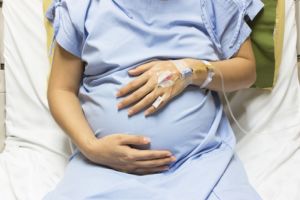 Soţia unui pompier din Botoşani, însărcinată, diagnosticată cu noul coronavirus