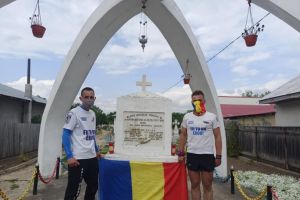 Camarad necuvantator intalnit pe traseu: De Ziua Eroilor, militarii Laurentiu Cobzaru si Costel Mazalu si-au indeplinit misiunea (galerie foto)