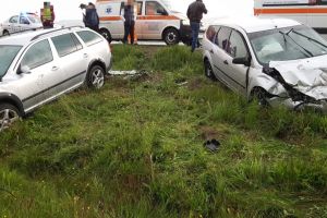 FOTO – Accident în apropiere Scoreiu – Un şofer a fost rănit