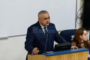 Universitatea din Suceava îi sprijină pe viitorii boboci cu tablete şi laptopuri în valoare ...