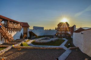 Cetatea Feledioara îşi deschide porţile de 1 Iunie. Copiii au intrarea gratuită
