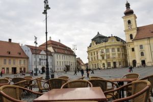 Se redeschid terasele – Clienţii n-au voie să facă două lucruri