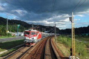 Cum se va circula cu trenul după 1 iunie: Purtaţi mască, cumpăraţi bilete online, nu alegeţi doar trenuri la ore de vârf. Precizări de la CFR Călători