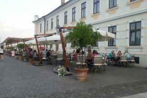 Terasele, DESCHISE de la 1 iunie: Accesul pe bază de rezervare, iar consumul de produse în picioare, INTERZIS