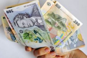Majorări salariale de la 1 iulie. Bugetarii care vor câştiga mai mulţi bani