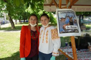 O profesoară de matematică din Romuli aduce la piaţa locală mezeluri fără aditivi şi din vânat