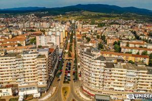 ȘTIREA TA| Întâmplare ȘOCANTĂ la Alba Iulia: Un bărbat, AGRESAT fără motiv în plină stradă de un necunoscut