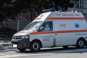 A murit în ambulanţa care îl transporta la Spitalul din Rădăuţi