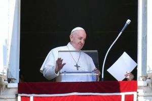 Mesaj al Papei Francisc – „Vindecarea oamenilor este mai importantă decât economia”
