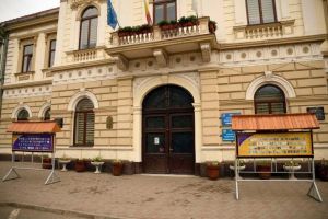 FOTO| Ziua Copilului la Aiud: Expoziţie de artă intercontinentală pentru copii – ”Planeta noastră, casa noastră”