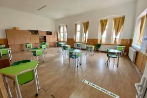 Se redeschid şcolile la Sibiu – Elevii care susţin examenele naţionale revin în bănci