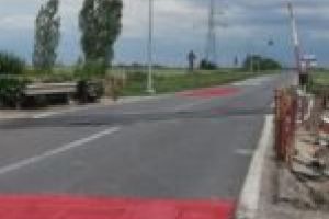 Trecerea la nivel cu calea ferată de lângă Birda a fost reabilitată! Proiectul pe fonduri europene continuă