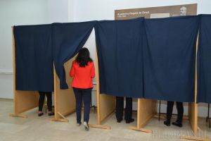 Atac la jurnalişti: DSP Bihor a vrut să interzică accesul mass-media la alegerile de la Universitatea orădeană
