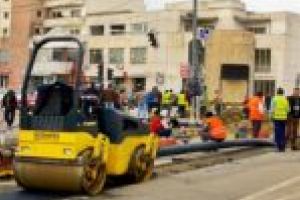 Îngropată şi blocată! Reţeaua nouă de apă a Lugojului este nefolositoare fără branşamente