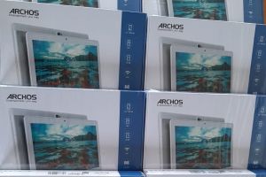 Tablete pentru elevi, oferite de un consilier local din Curtici