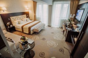 Hotelul ”Coroana de Aur” Bistriţa anunţă că e pregătit să îşi primească oaspeţii