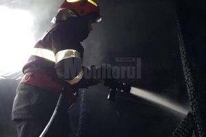 Atacuri de panică suferite de două femei a căror locuinţă s-a aprins la Frumoasa