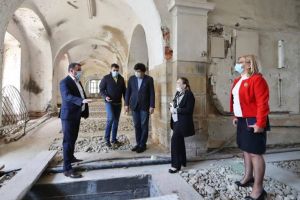 Inspecţie în castelul cu porţile ferecate din centrul Timişoarei, „obiectiv care aşteaptă de mulţi ani veşti bune”