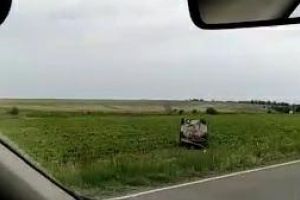 Judetul Tulcea: O masina s-a rasturnat intre localitatile Mihail Kogalniceanu si Cataloi