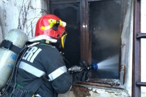 Atenţie la coşurile de fum! O casă din Uileacu de Criş a fost distrusă de un incendiu