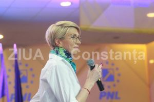 Raluca Turcan, prezenta la redeschiderea Muzeului Peles: Aceasta piesa poate fi un magnet pentru revenirea la viata culturala obisnuita a Romaniei“    