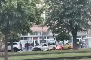 ACCIDENT între două maşini, în centrul Aradului (GALERIE FOTO)