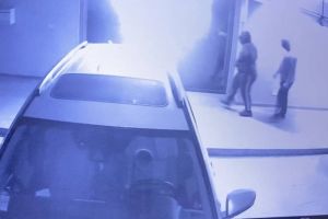 Două biciclete au fost furate din scara blocului, la Timişoara. Hoţii au forţat uşa