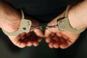 Un bărbat din Câmpia Turzii, REȚINUT de poliţisti după ce a ţepuit o vânzatoare din Abrud prin metoda „şmen”: I-a cerut vânzătoarei să îi schimbe o sumă de bani în bancnote mai mici
