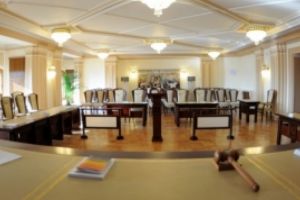 BOMBĂ de la CCR - Mandatul primarilor este ARUNCAT în AER: legea şi OUG-ul, declarate neconstituţionale