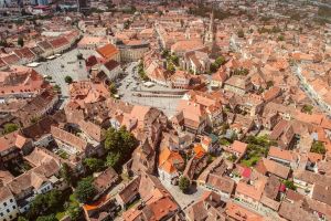 FOTO: Cum arată Piaţa Mică şi Piaţa Huet fără maşini – Vor „răsări” terase
