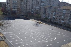 Șase ani pentru demolarea garajelor din Soarelui. În cartierul primarului ar fi cel mai curat aer din oraş: „Nu mai există noroi”