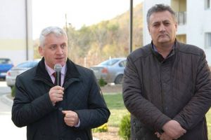 Țuţuianu, acuzat de trafic de influenţă şi obţinerea de foloase. Oprea spune că poate da declaraţii organelor de anchetă