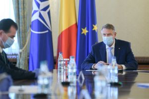 Klaus Iohannis: ,,Atrag atenţia, virusul este încă în societate”