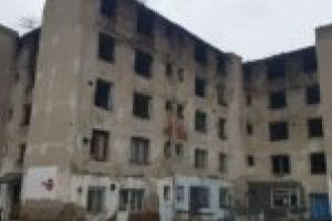 Zilele blocului-fantomă din Moldova Nouă sunt numărate