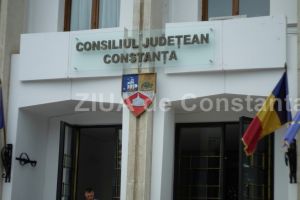 Risipa din bani publici continua in Consiliul Judetean.  Zeci de mii de lei pentru intretinerea spatiilor verzi