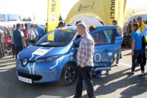 Distracţie în marea de diversitate de la „Renault Day”