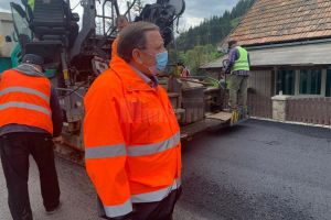 Gheorghe Flutur a inspectat lucrările de modernizare a drumului Frasin – Broşteni, la ...