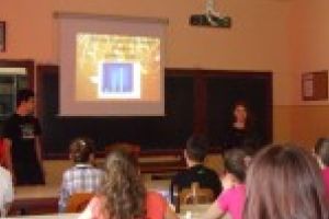 Doar 50% dintre elevii din Timiş s-au întors în bănci pentru pregătirea Evaluării Naţionale şi a Bacalaureatului