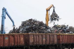 Au furat peste 4 tone de bunuri din aliaj metalic de la o firmă din Cugir: Doi cugireni, cu antecedente penale, au fost reţinuţi pentru 24 de ore