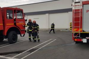 Alertă de incendiu la un supermarket din Ghiroda
